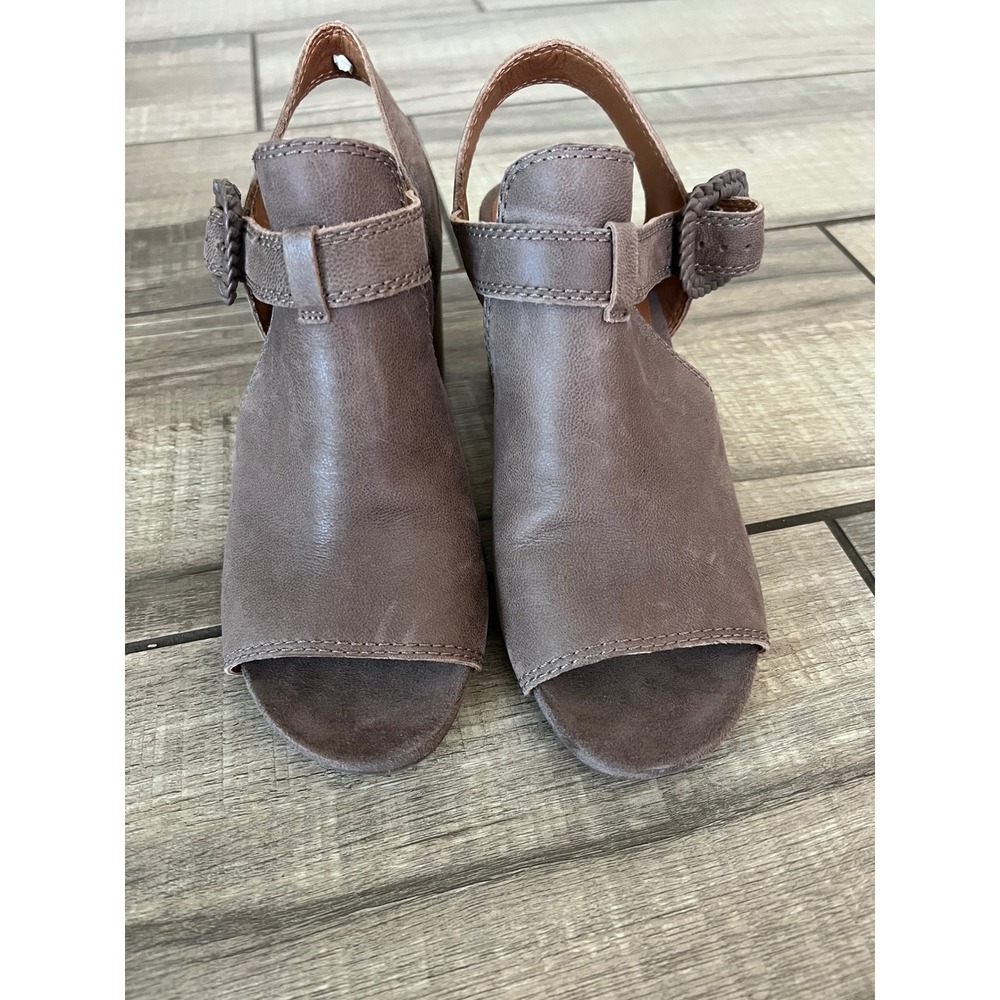 Lucky Brand Juliane Peep Toe Sandal Slingback Wooden Block Heel 7.5 - Picture 3 of 5